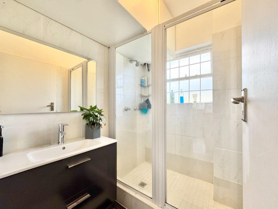 2 Bedroom Property for Sale in Rondebosch Western Cape